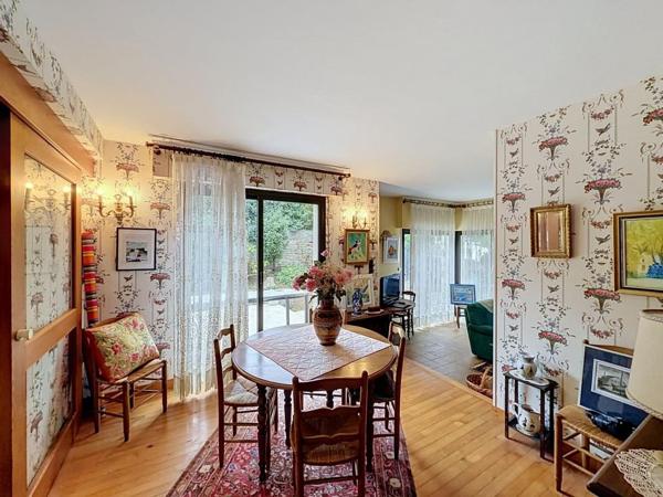 EXCLUSIVITÉ LARMOR-PLAGE : Maison familiale de 4 chambres dans un quartier calme avec jardin et garage