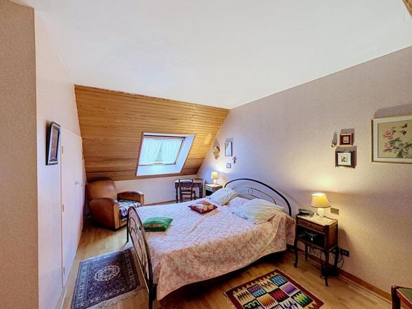 EXCLUSIVITÉ LARMOR-PLAGE : Maison familiale de 4 chambres dans un quartier calme avec jardin et garage