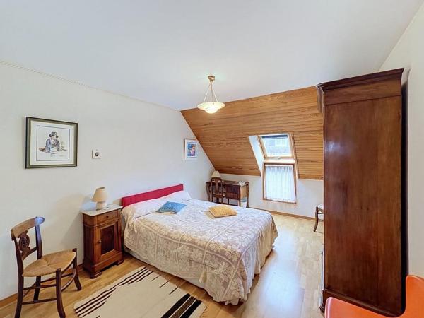 EXCLUSIVITÉ LARMOR-PLAGE : Maison familiale de 4 chambres dans un quartier calme avec jardin et garage