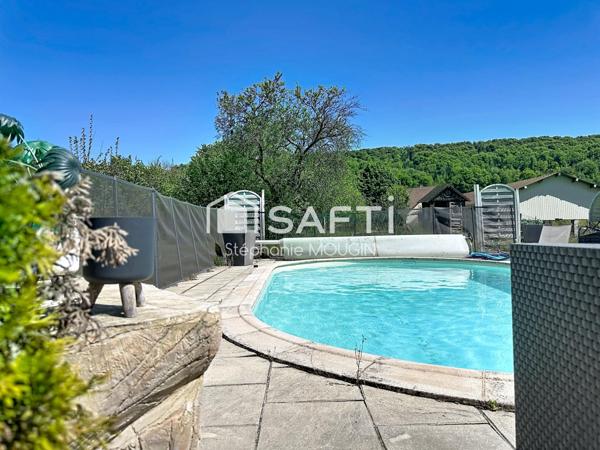 Maison familiale avec accès plain-pied / PMR – piscine – triple garage – terrain plat
