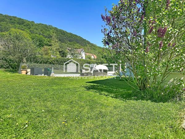 Maison familiale avec accès plain-pied / PMR – piscine – triple garage – terrain plat