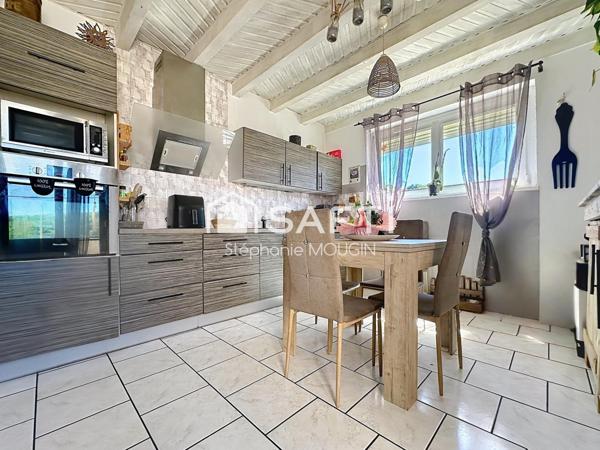 Maison familiale avec accès plain-pied / PMR – piscine – triple garage – terrain plat