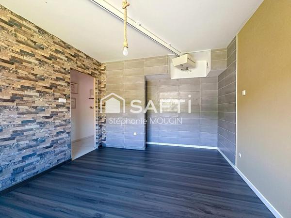 Maison familiale avec accès plain-pied / PMR – piscine – triple garage – terrain plat