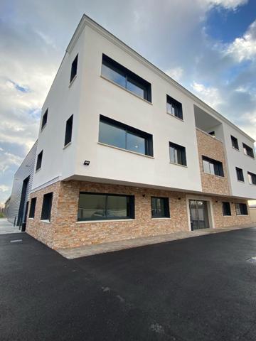 À LOUER - BUREAU - MENNECY