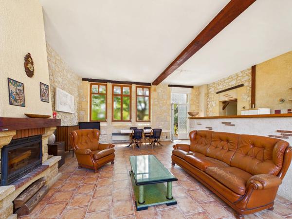 Maison de caractère avec six chambres, idéale pour une famille ou maison secondaire