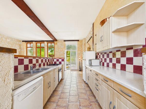 Maison de caractère avec six chambres, idéale pour une famille ou maison secondaire