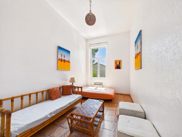 Maison de caractère avec six chambres, idéale pour une famille ou maison secondaire