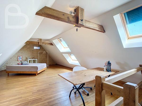 Frayssinet-le-Gélat (46250) Magnifique propriété en pierre avec piscine, grange et carport