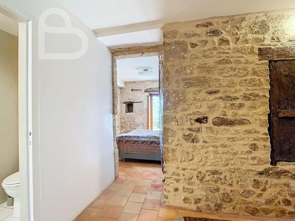 Frayssinet-le-Gélat (46250) Magnifique propriété en pierre avec piscine, grange et carport