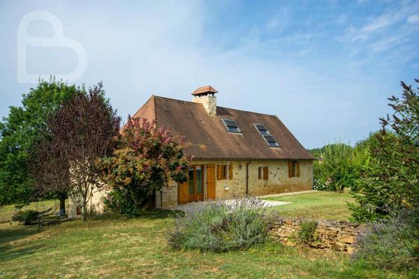 Frayssinet-le-Gélat (46250) Magnifique propriété en pierre avec piscine, grange et carport
