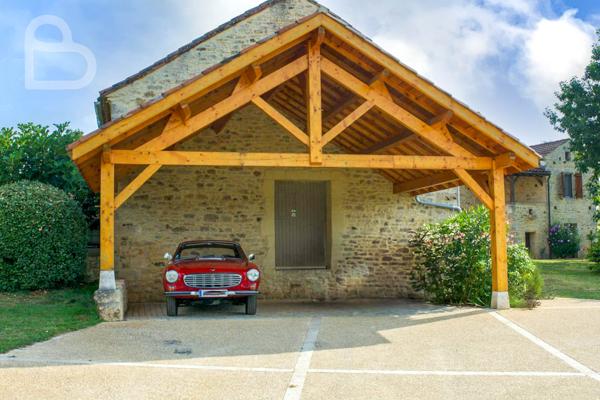 Frayssinet-le-Gélat (46250) Magnifique propriété en pierre avec piscine, grange et carport