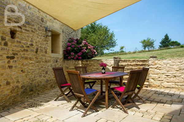 Frayssinet-le-Gélat (46250) Magnifique propriété en pierre avec piscine, grange et carport