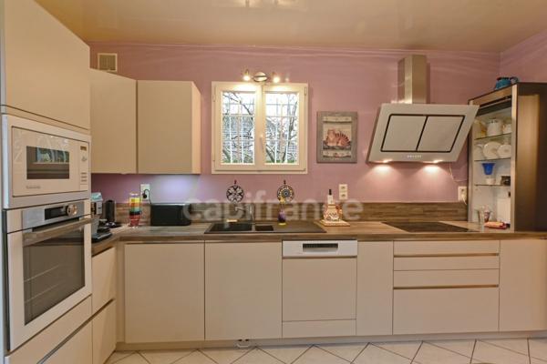 Un havre de paix dans le PARC à 15 mn à pied de la gare : Maison de famille 259 m²