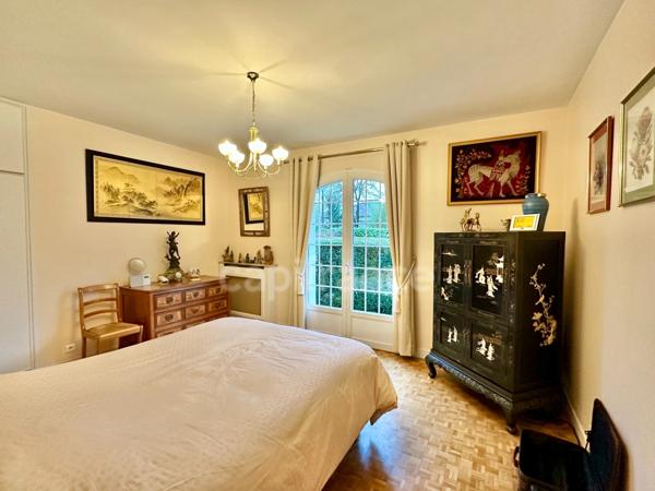 Un havre de paix dans le PARC à 15 mn à pied de la gare : Maison de famille 259 m²