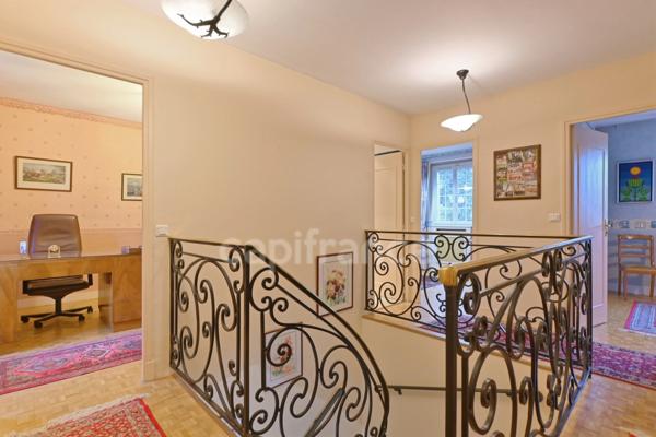 Un havre de paix dans le PARC à 15 mn à pied de la gare : Maison de famille 259 m²