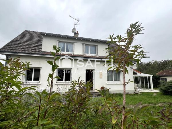 Deux maisons dans le centre de DANGE SAINT ROMAIN