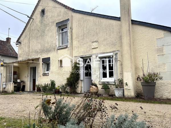 Deux maisons dans le centre de DANGE SAINT ROMAIN