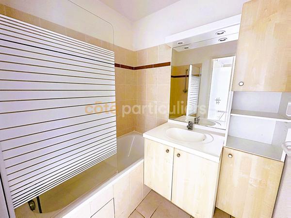 Vente
                Appartement41,87 m² - 2 Pièces -
                    POITIERS (86000)
