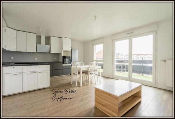 LIVRY GARGAN T3 - balcon et deux places de parking - 66 m2