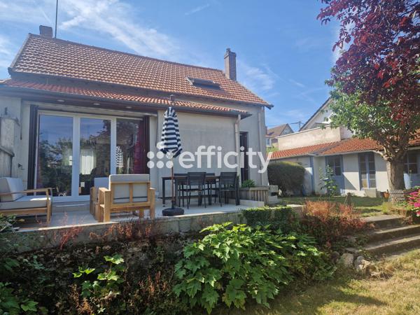 Maison
         5 pièces
        - 105 m² Exclusivité 520 000 € *