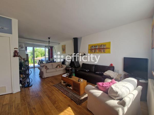 Maison
         5 pièces
        - 105 m² Exclusivité 520 000 € *