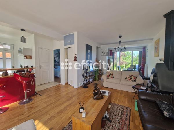 Maison
         5 pièces
        - 105 m² Exclusivité 520 000 € *