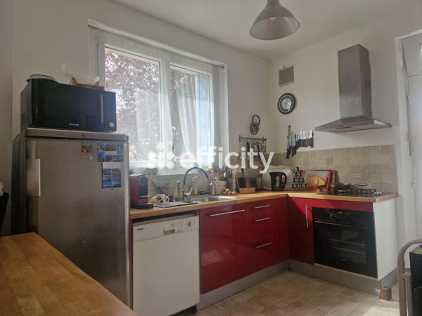 Maison
         5 pièces
        - 105 m² Exclusivité 520 000 € *