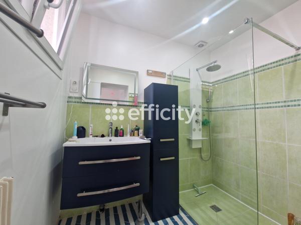 Maison
         5 pièces
        - 105 m² Exclusivité 520 000 € *