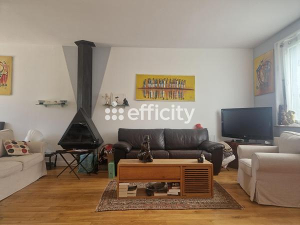Maison
         5 pièces
        - 105 m² Exclusivité 520 000 € *