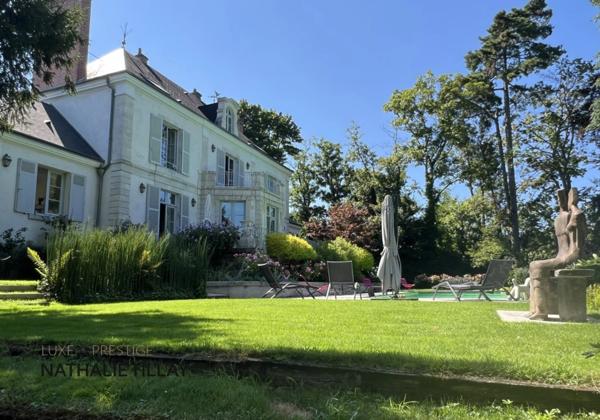 Propriété, à vendre OLIVET proche Orléans , EXCEPTIONNELLE, 1h du péage Paris St Arnoult, piscine , parc et Bord du Loiret
