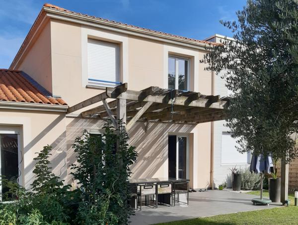 Portereau : Maison contemporaine 4 chambres, avec jardin méditerranéen