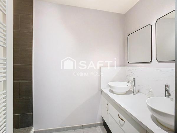 Maison de ville rénovée avec terrasse et balcon