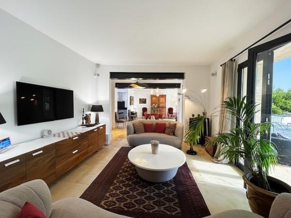 Maison 6 pièces - 190 m² Exclusivité efficity