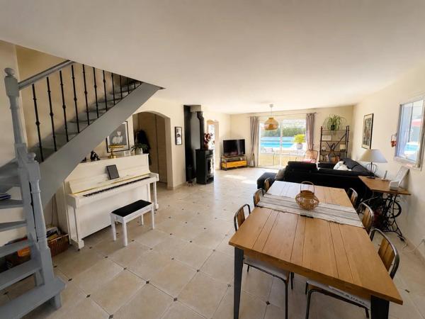 Vente                                                      Maison
                        
                                         162 m2                     à Bouaye