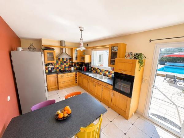 Vente                                                      Maison
                        
                                         162 m2                     à Bouaye