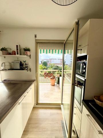 Saint-Raphaël centre- Appartement 2 pièces avec large terrasse sud vue dégagée-cave et garage !