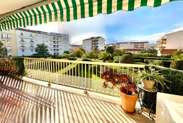 Saint-Raphaël centre- Appartement 2 pièces avec large terrasse sud vue dégagée-cave et garage !