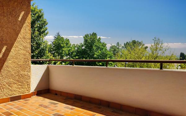 Appartement à vendre    2 pièces • 53 m2 Venelles