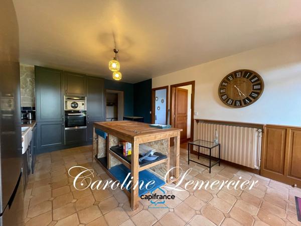 Dpt Sarthe (72), à vendre proche de Connerré FERMETTE en campagne 294 m² habitables , 6 chambres , terrain de 1500 M²