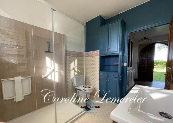 Dpt Sarthe (72), à vendre proche de Connerré FERMETTE en campagne 294 m² habitables , 6 chambres , terrain de 1500 M²