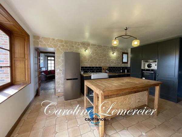 Dpt Sarthe (72), à vendre proche de Connerré FERMETTE en campagne 294 m² habitables , 6 chambres , terrain de 1500 M²