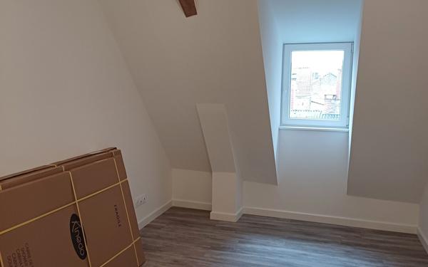 Appartement à louer    4 pièces • 98 m2 Hazebrouck