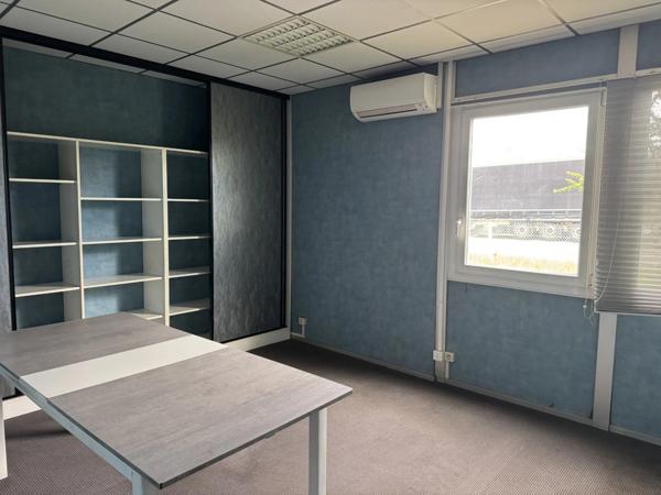 Bâtiment industriel (hangar / bureaux) 3150 m2 proche de BON ENCONTRE (47)