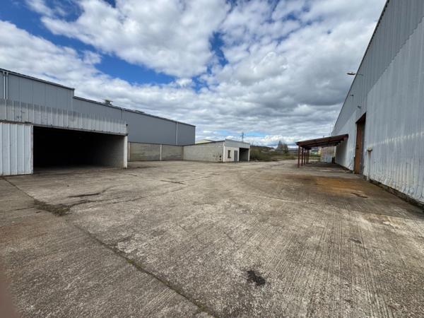 Bâtiment industriel (hangar / bureaux) 3150 m2 proche de BON ENCONTRE (47)