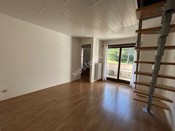 Maison atypique avec vue imprenable et piscine à Givry 193 m2