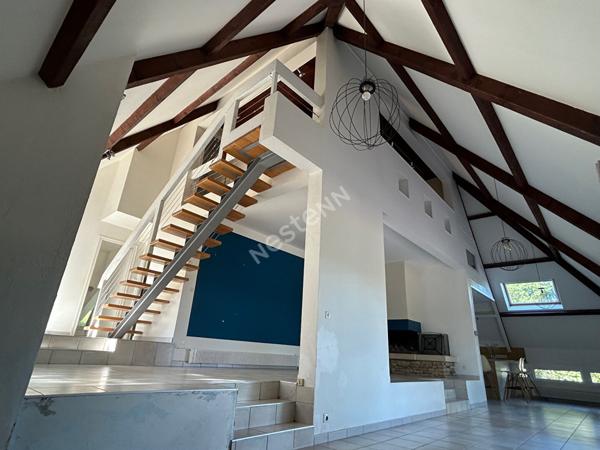 Maison atypique avec vue imprenable et piscine à Givry 193 m2