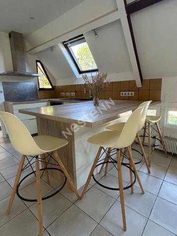 Maison atypique avec vue imprenable et piscine à Givry 193 m2