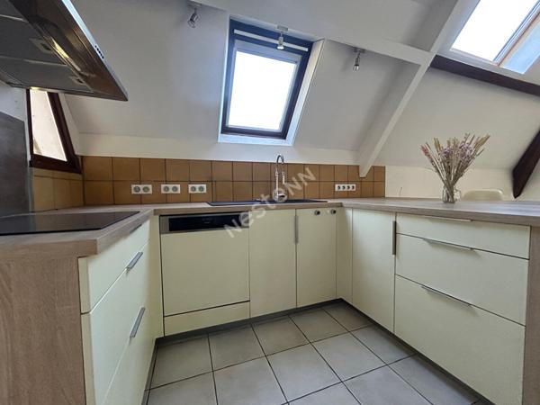 Maison atypique avec vue imprenable et piscine à Givry 193 m2