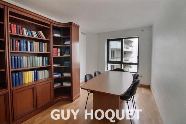 SURESNES CENTRE ? Résidence de standing - 3 pièces avec balcon, parking et cave