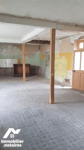 A CHATRES SUR CHER (41) - Au c?ur du bourg : un immeuble de 120m² environ à rénover complètemen...